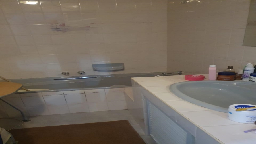 4 Bedroom Property for Sale in Deneysville Free State